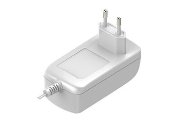 अच्छी कीमत ईयू प्लग 12V 36W एसी स्विचिंग वॉल माउंट एडाप्टर काले रंग में सार्वभौमिक ऑनलाइन