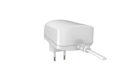 अच्छी कीमत राउटर पॉस सिस्टम उपकरण के लिए 100 - 240V व्हाइट यूनिवर्सल एसी एडाप्टर 12 वी 2 ए 24W ऑनलाइन